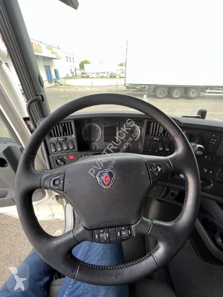 Traktor Scania 490