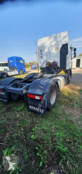 Tahač Renault