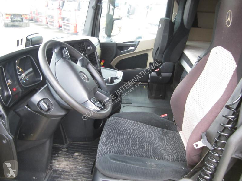 Traktor Mercedes 1845