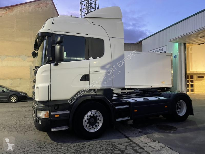 Traktor Scania 560