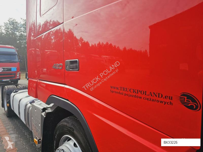 Tahač Volvo XXL NEW TIRES MANUAL 420 EURO 5 2011