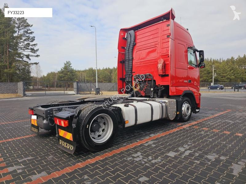 Ansamblu cap tractor si semiremorca Volvo XXL...