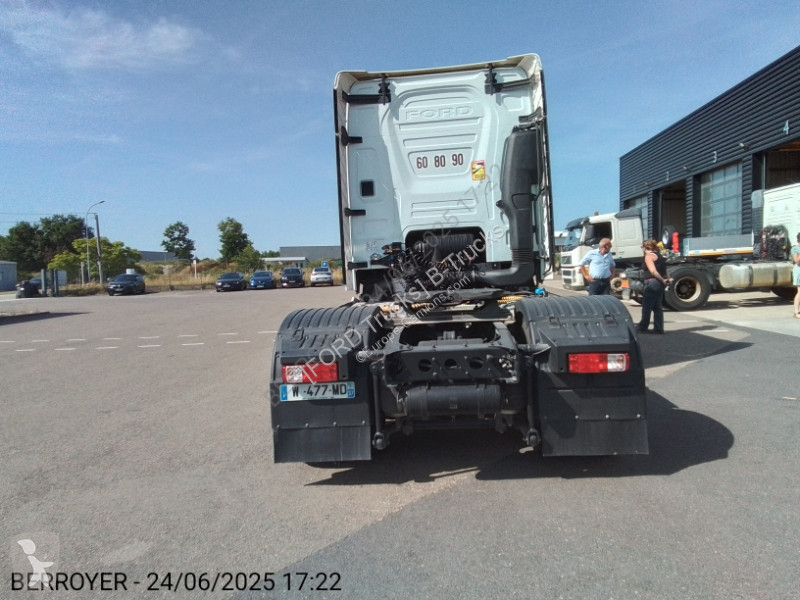 Tractor Ford 1100 Intard STD