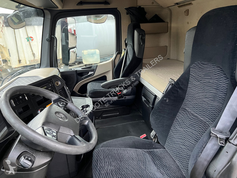 Traktor Mercedes 1845 BigSpace