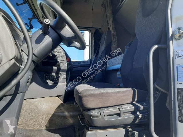 Traktor DAF XF460