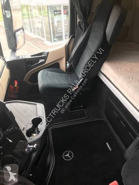 Traktor Mercedes
