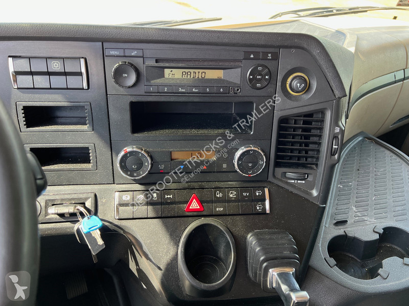 Traktor Mercedes 1845 BigSpace
