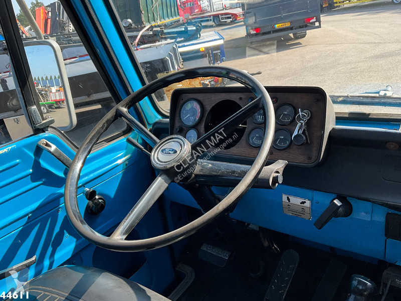 Traktor Ford A 2817