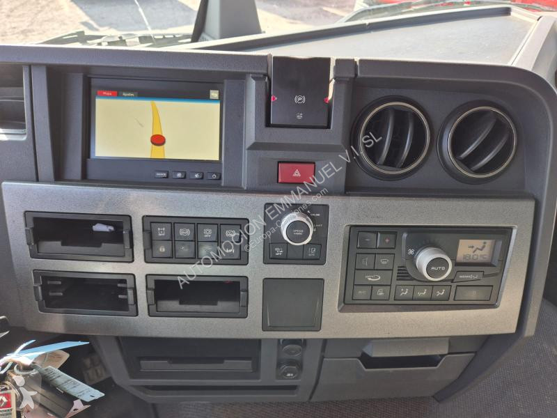 Traktor Renault 440 T4X2 E6 Gamme T
