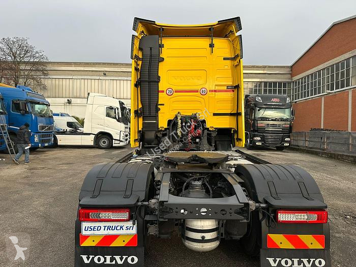Tahač Volvo 500