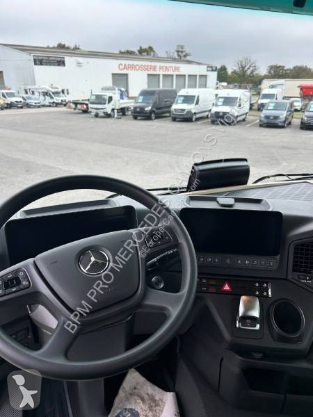 Traktor Mercedes