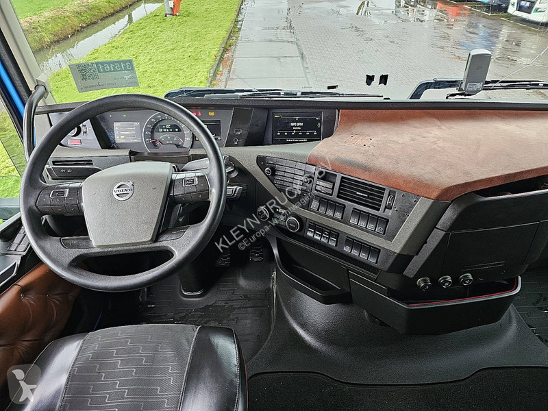 Tractor Volvo FH  PTO SKIRTS VEB+