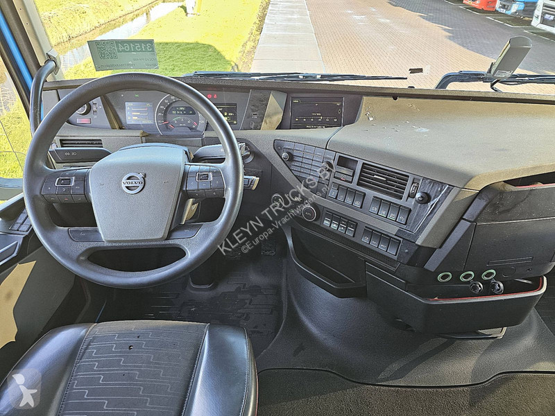 Trekker Volvo FH  PTO SKIRTS VEB+