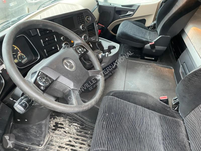 Traktor Mercedes 1845