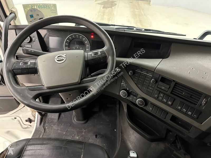 Traktor Volvo FH  Globetrotter - ADR