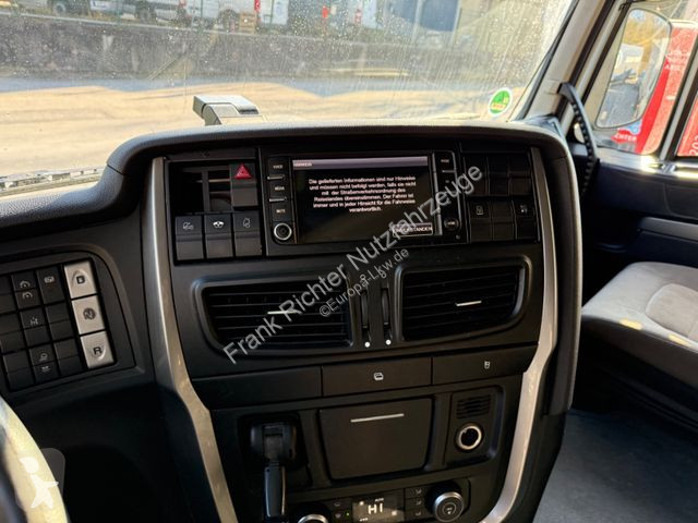 Tahač Iveco...