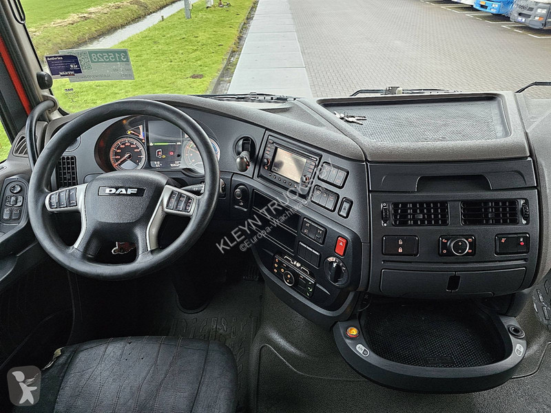 Tahač DAF 480 SPACECAB LED