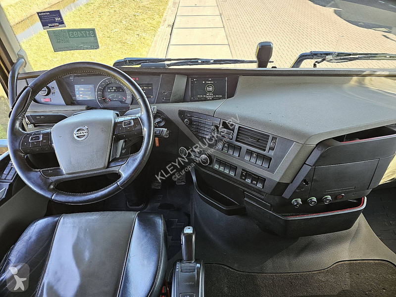 Traktor Volvo 6X2 ALCOA XENON SHOW
