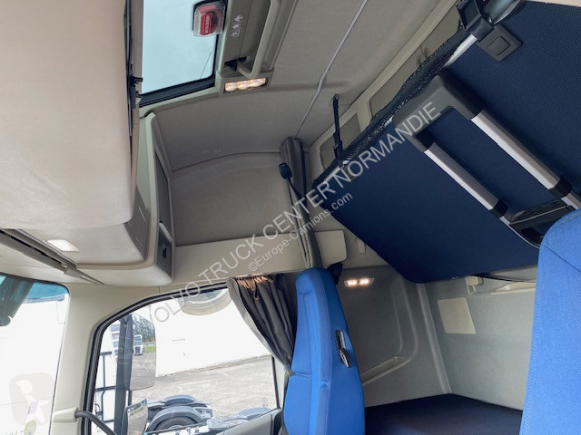 Traktor Volvo -500 GLOBE I-SAVE
