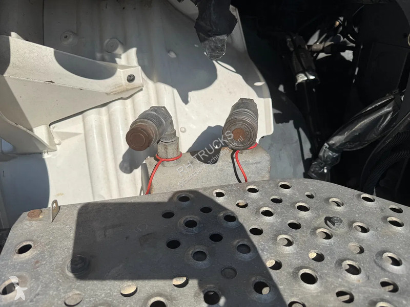 Trekker Scania 4X2 EURO 6 RETARDER SKIRTS TÜV...