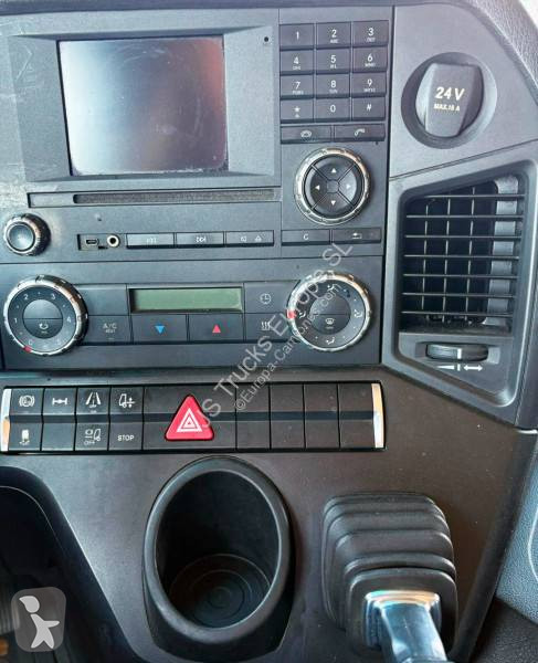 Traktor Mercedes