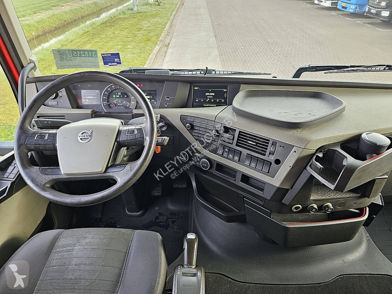 Traktor Volvo 420 LOWROOF VEB+
