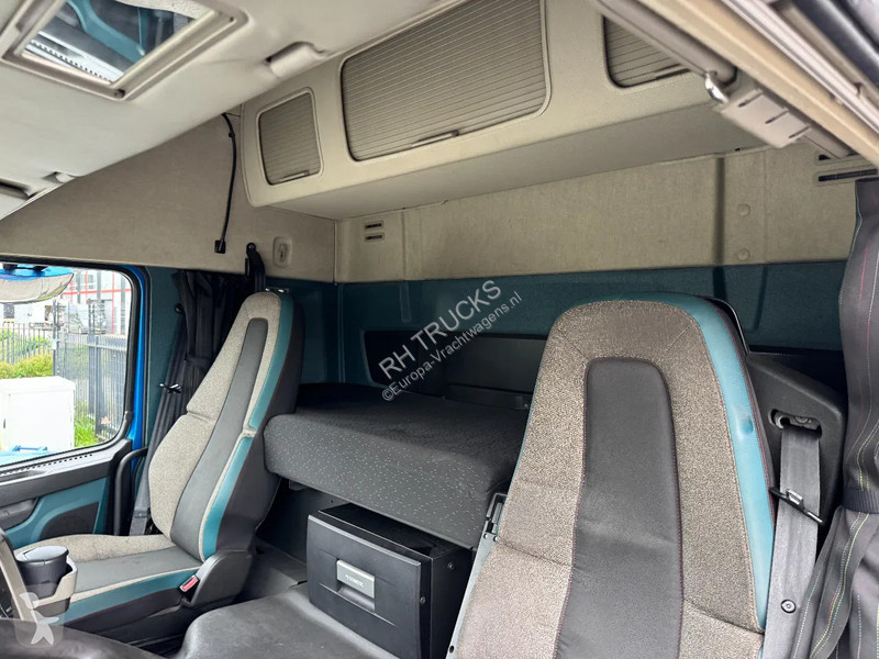 Trekker Volvo FM 370 4X2 EURO 6 SKIRTS TÜV TILL...