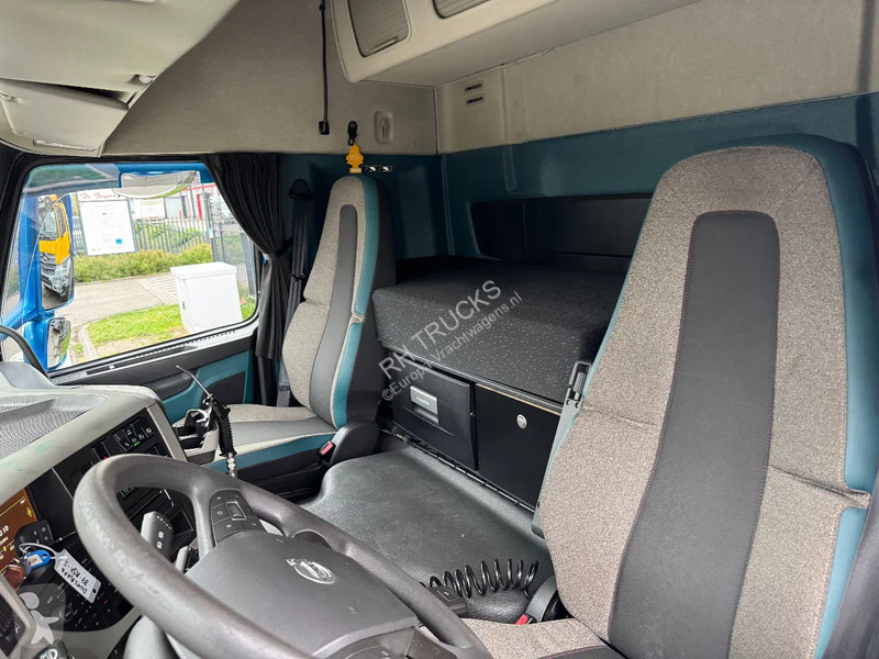 Trekker Volvo FM 370 4X2 SPOILERS EURO 6 SKIRTS...