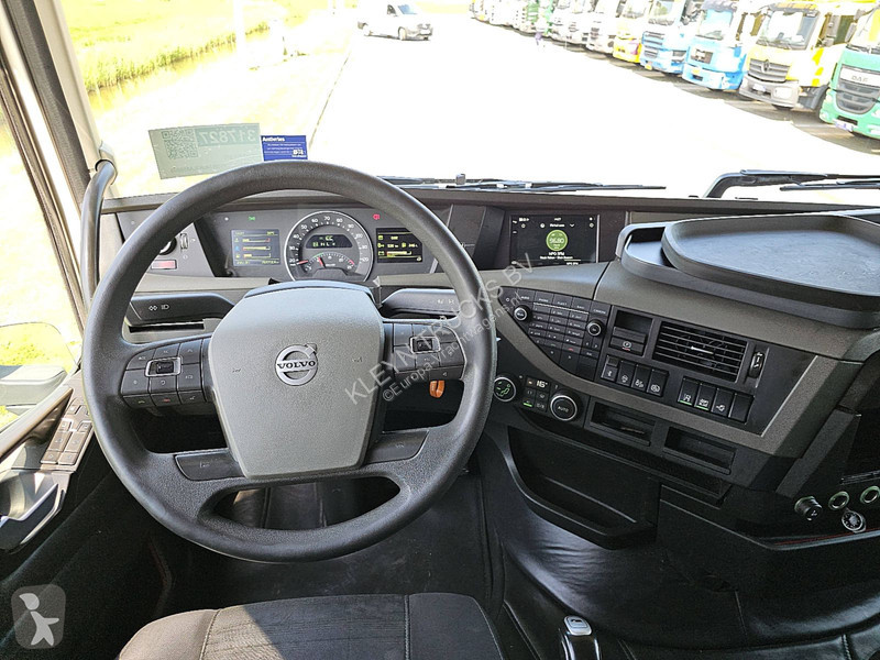 Tahač Volvo 500 XL 2X TANK SKIRTS