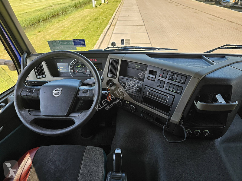 Tahač Volvo 330 GLOBE X-LOW 314TKM