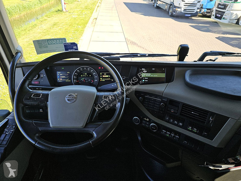 Traktor Volvo 500 2X TANK I-PARK-COOL