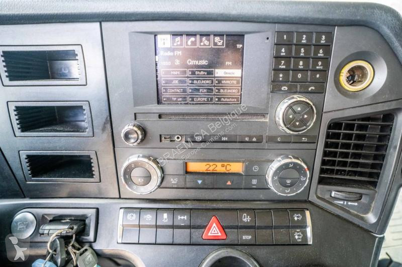 Traktor Mercedes 1845 LS