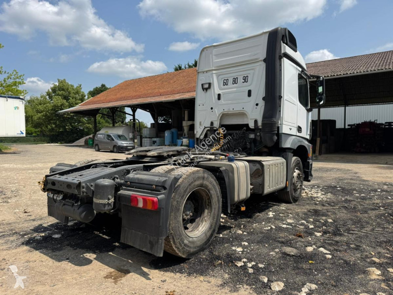 Traktor Mercedes