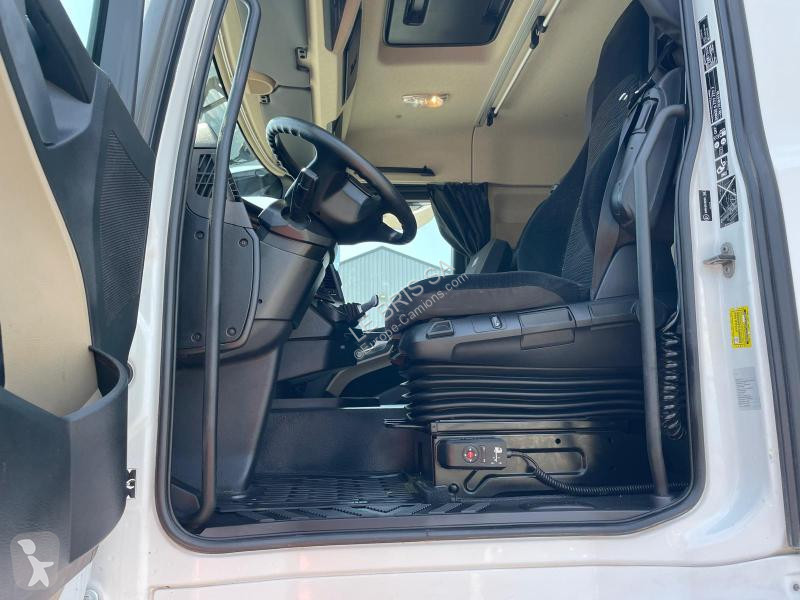 جرار Mercedes ACTROS 1848