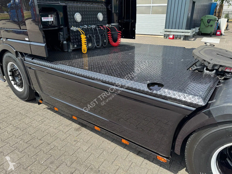 Tahač DAF 105460 Super Space Cab Showtruck *TOP*