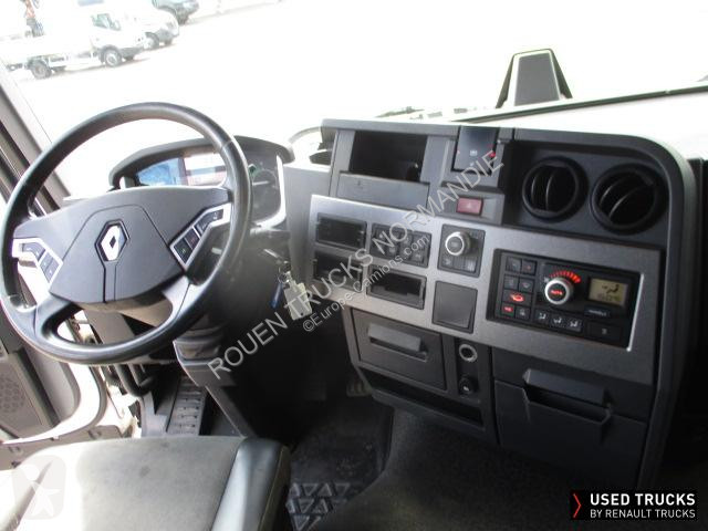Tahač Renault