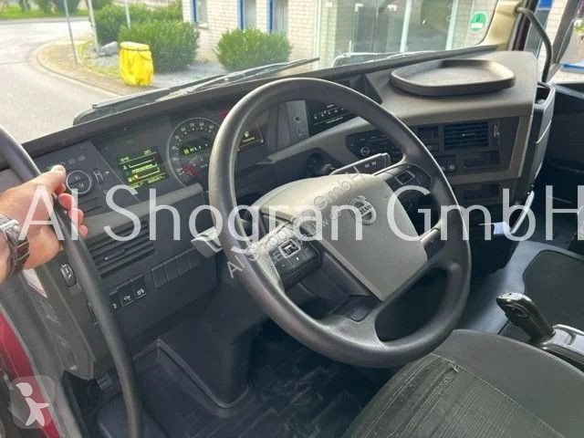 Tahač Volvo FH...