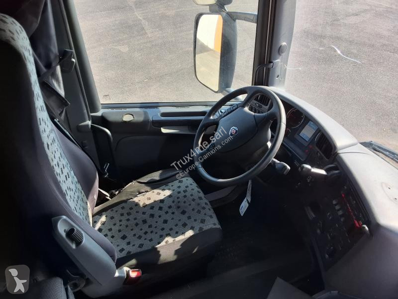 Traktor Scania 490