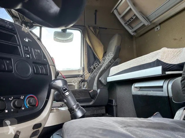 Tracteur DAF 105460 SPACECAB (ZF-MANUAL GEARBOX...
