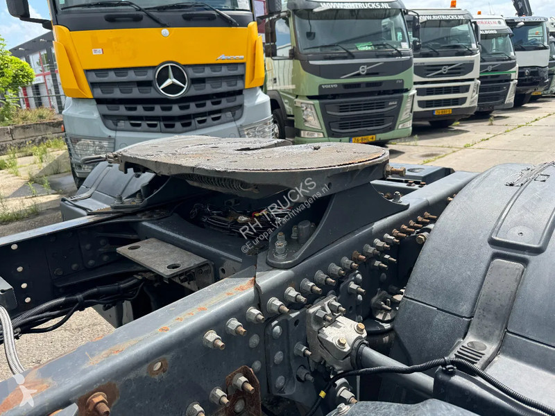 Traktor Volvo 420 4X2 - DIESEL & LNG GAS