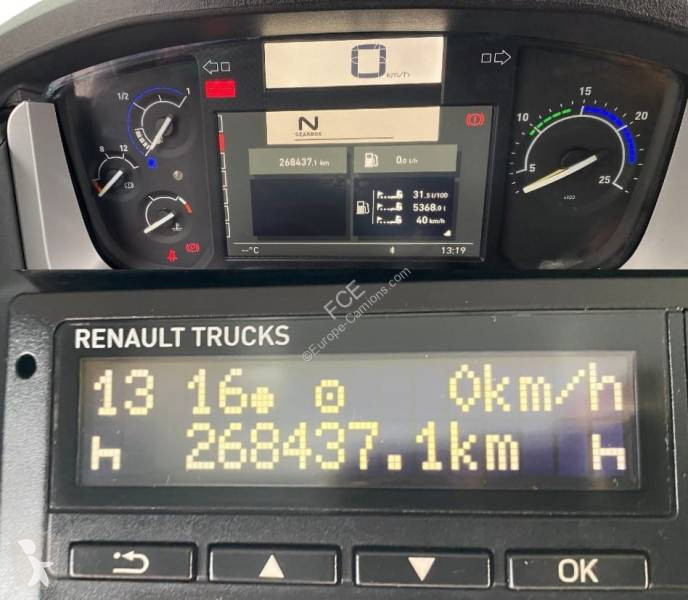 Tahač Renault