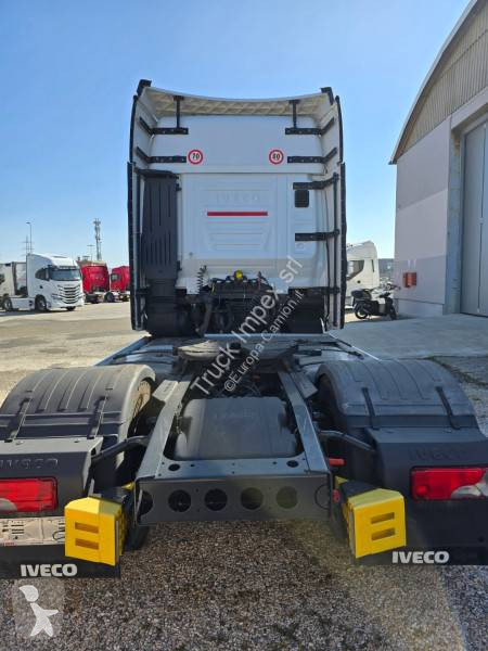 Cabeza tractora Iveco