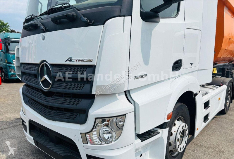 Traktor Mercedes
