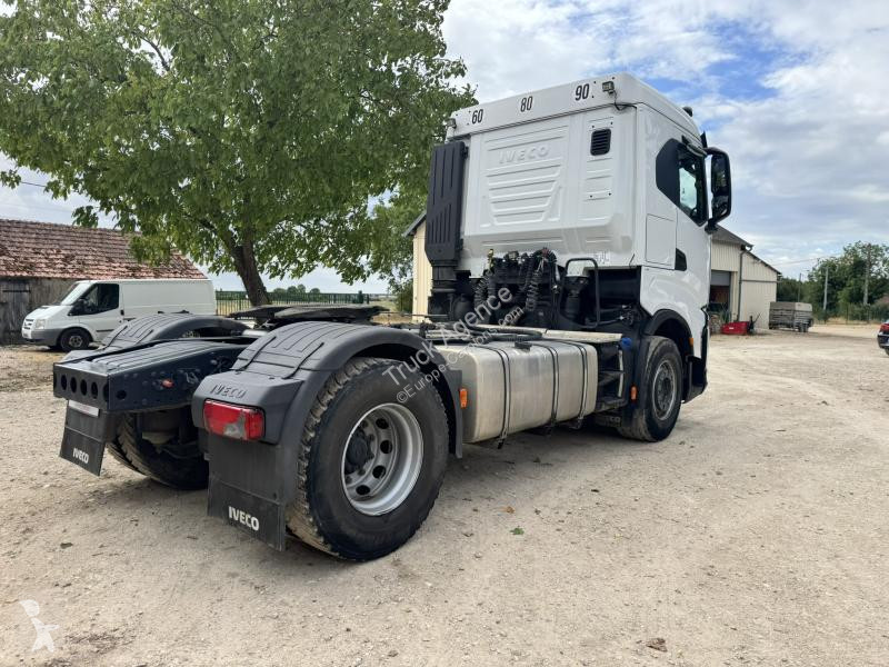 Traktor Iveco