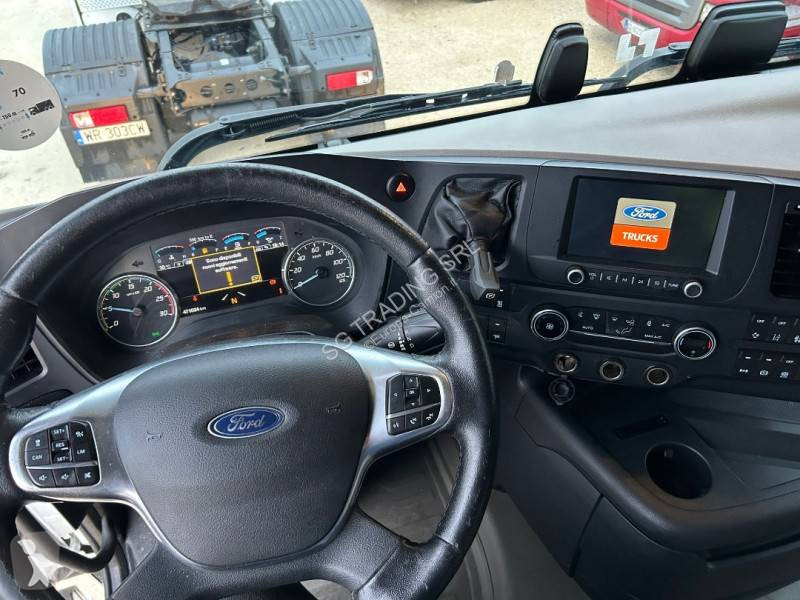 Traktor Ford