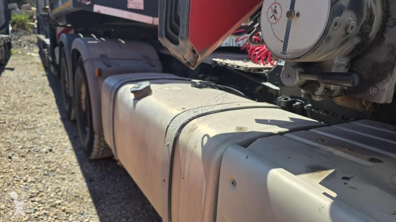 Traktor MAN 33.560