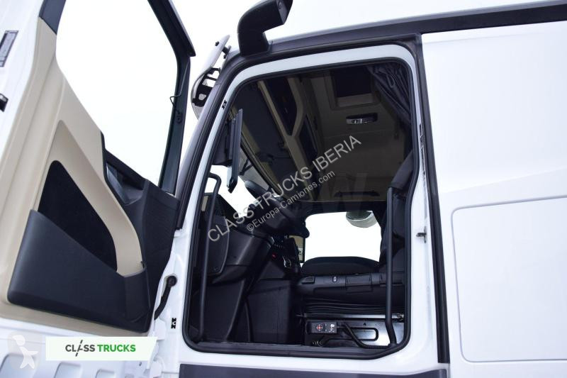 Traktor Mercedes 5 1845 BigSpace, Max tanks