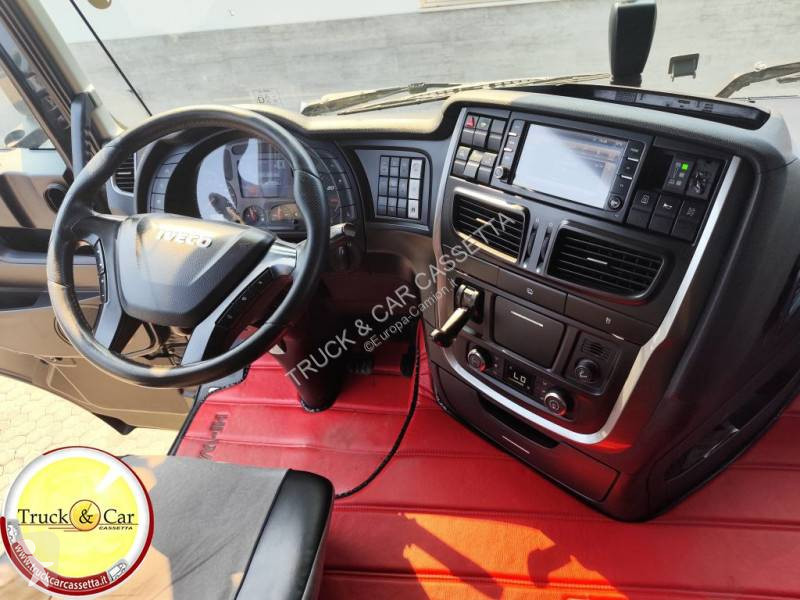 Traktor Iveco