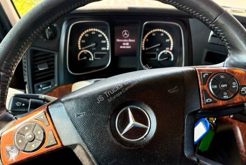 Traktor Mercedes