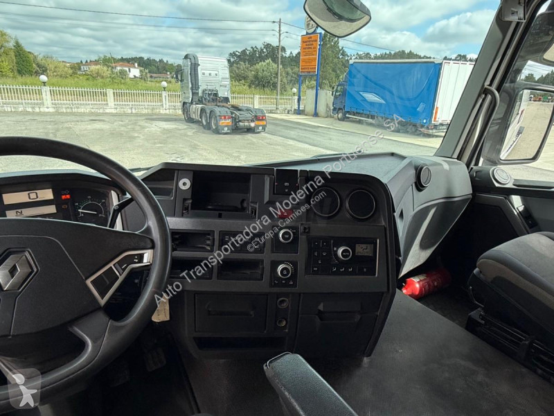 Traktor Renault 520 Gamme T